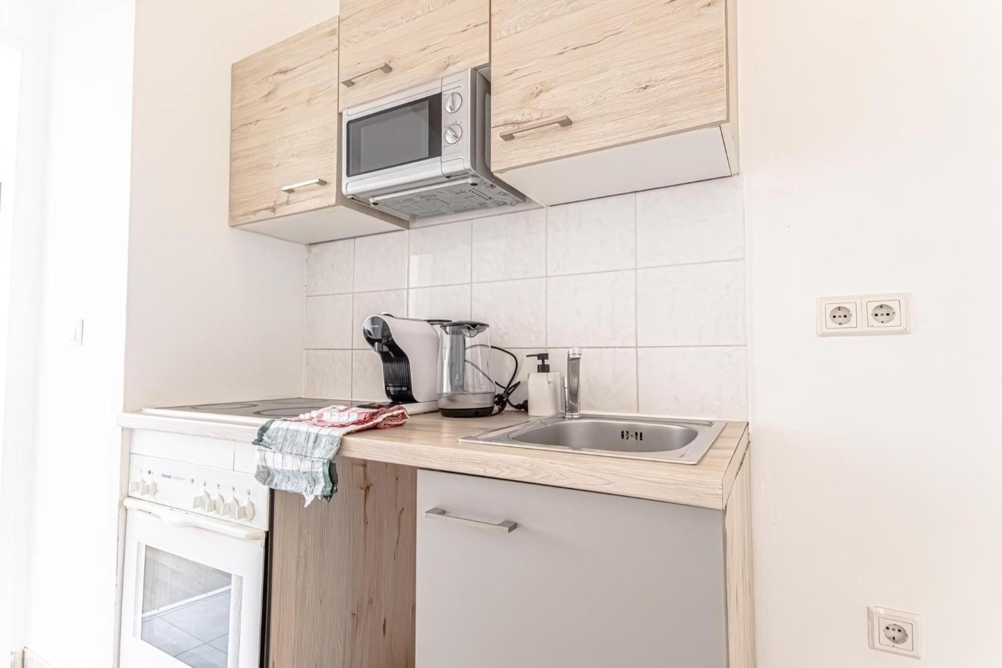 Explore Vienna 2Br And 1Lr Retreat Near Westbahnhof Ngoại thất bức ảnh
